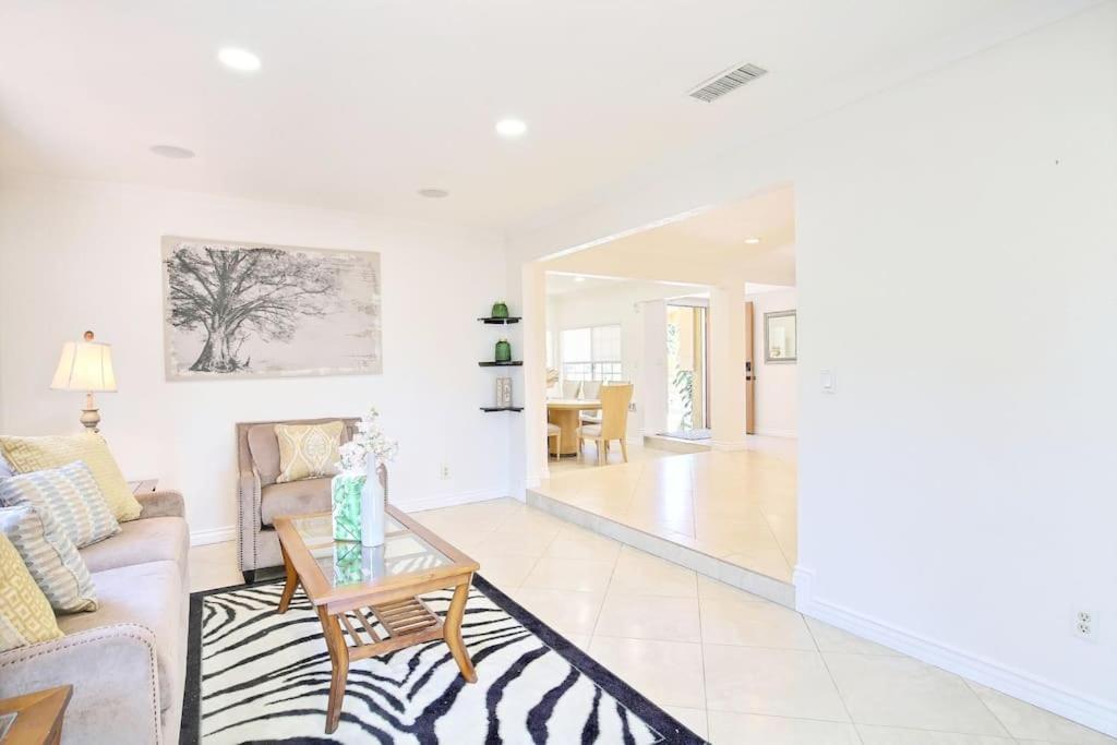 5 Rooms Villa Near Disneyland, Golf Course And Trial To Beach Santa Ana Exteriér fotografie